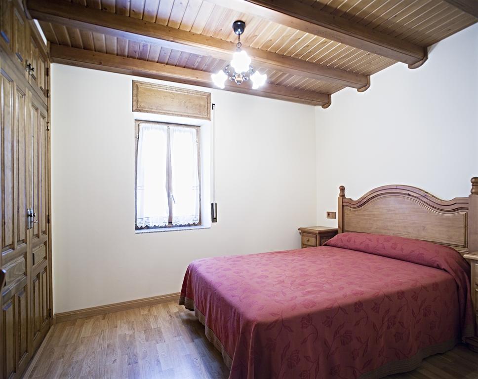 Apartamentos Casa Buisan Broto Habitación foto
